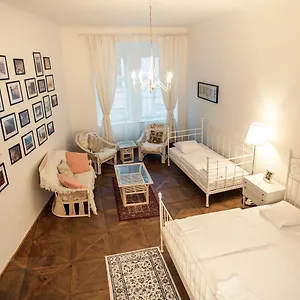 https://apartment-astronomical-clock.praguehotelsweb.com